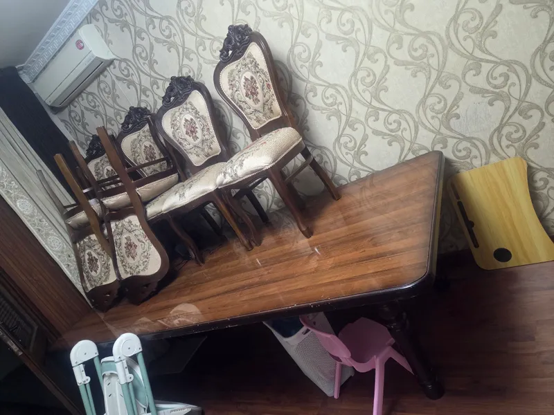 Продаётся столь и стулья 12 шт. 1 Продаётся столь и стулья 12 шт. 1