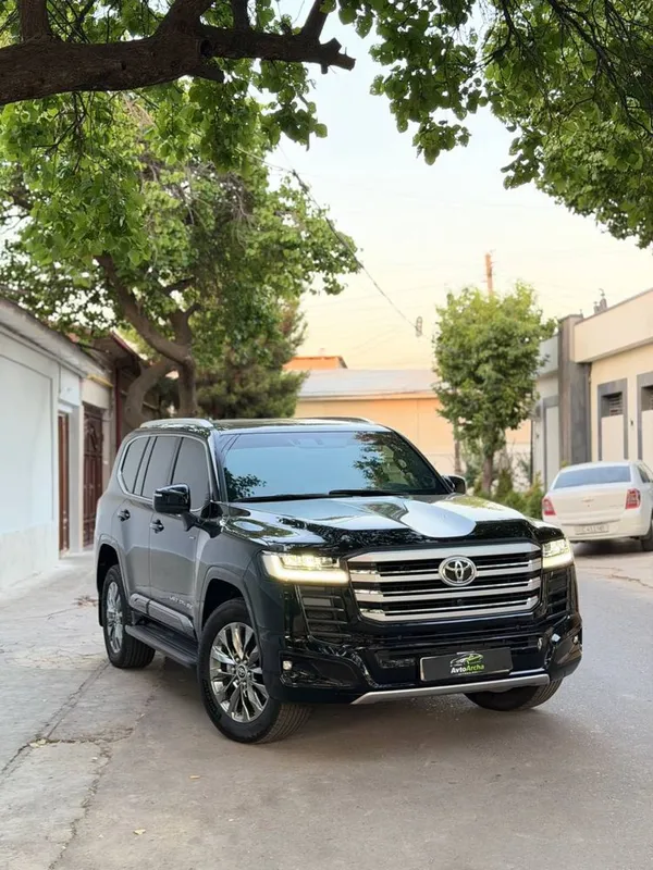 Toyota Land cruiser 300 hybrid 1 Toyota Land cruiser 300 hybrid 1