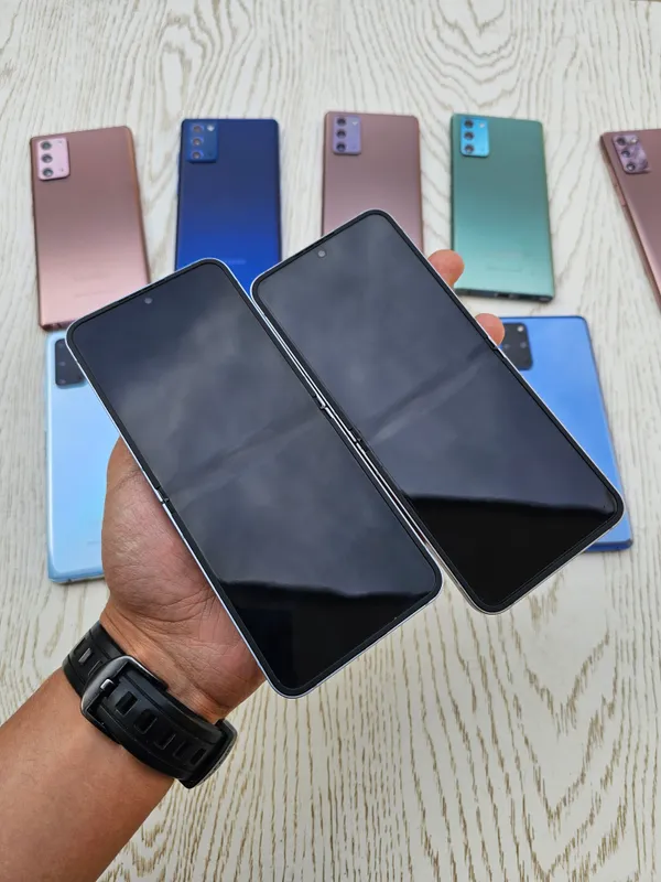 Samsung Galaxy Z Flip 6 (5G). OzU 12/256 GB. IDEAL — фото 1