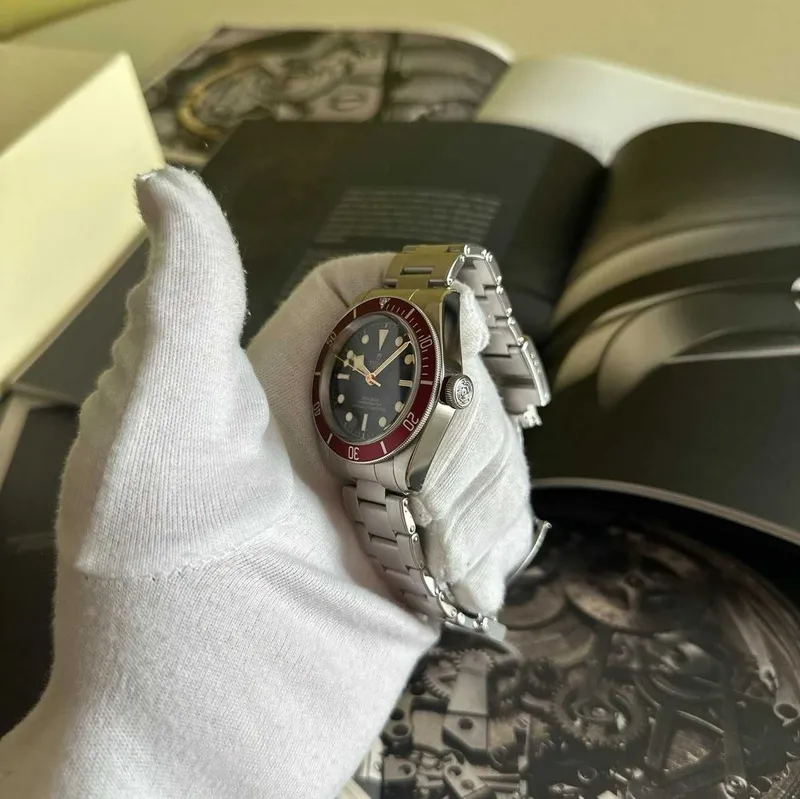 Часы Tudor Black Bay Burgundy Red Bezel, 41 mm — фото 4