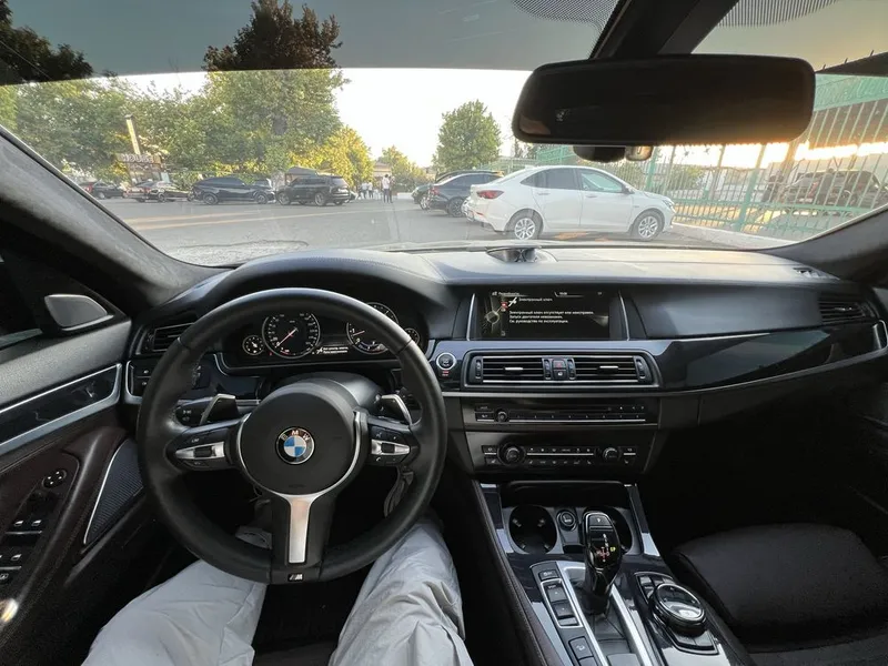 BMW 2014 yil F10 3 Lt tvin turbo Xdrive 5 BMW 2014 yil F10 3 Lt tvin turbo Xdrive 5