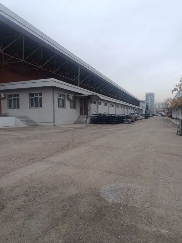 Продаётся Огромный Производ Складское Территория.