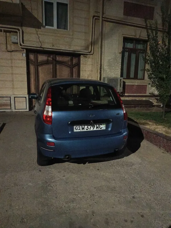 Lada Kalina koʻk rang 1 Lada Kalina koʻk rang 1