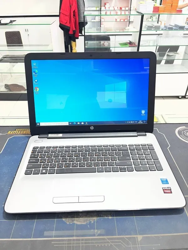 HP Core i3 5005U 4GB 500GB Radeon R5 M330 15.6 HD HP Core i3 5005U 4GB 500GB Radeon R5 M330 15.6 HD