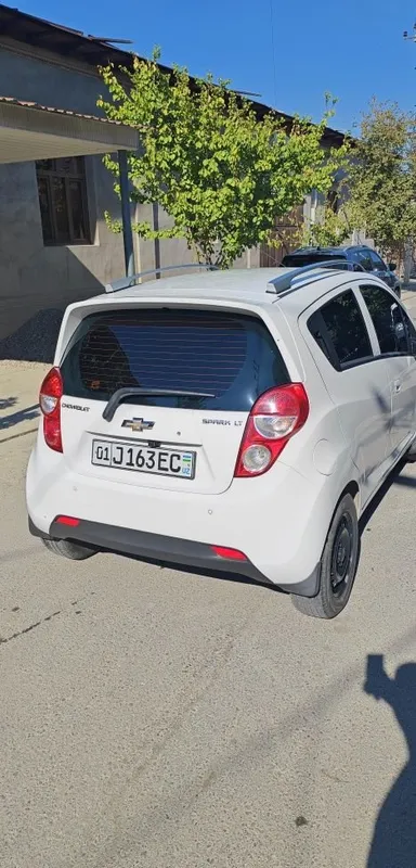 Spark, автомат, 2018 год, белый цвет 3 Spark, автомат, 2018 год, белый цвет 3