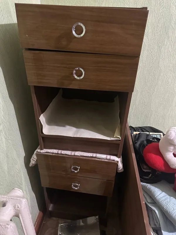 Продаётся 2 Кровати + 2 тумбочки 3 Продаётся 2 Кровати + 2 тумбочки 3