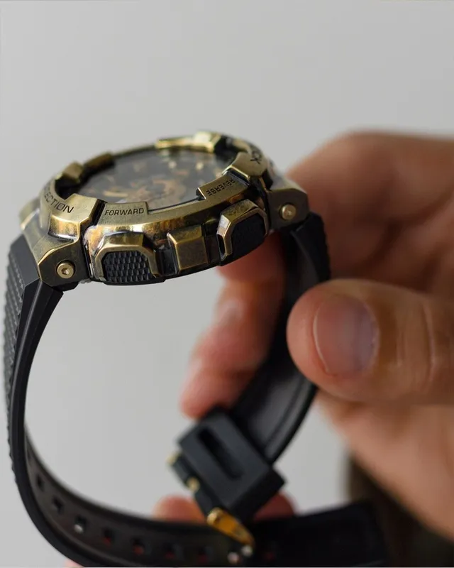 Часы G-Shock GM-110VG-1A9