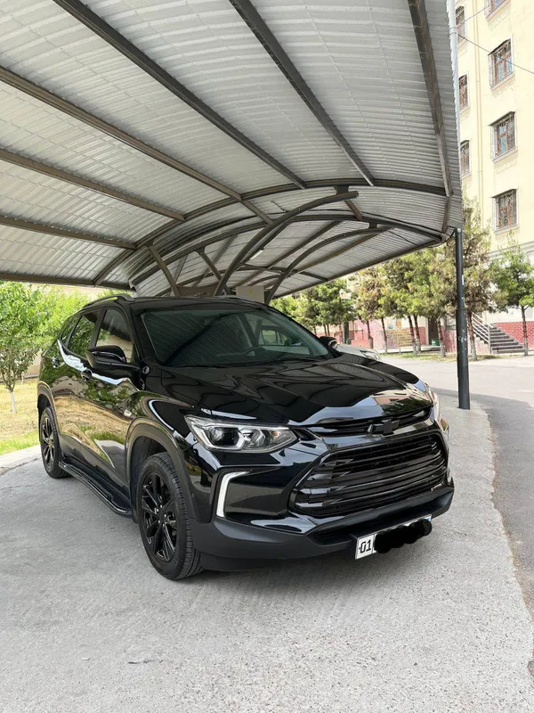 Chevrolet treker 2023 Ltz qora Toza benzin — фото 2