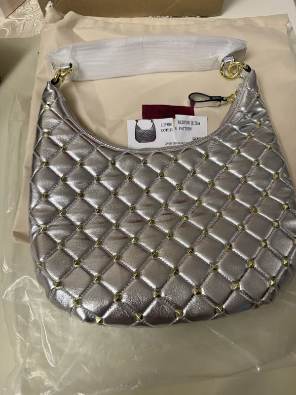 Шикарная сумка valentino 2 Шикарная сумка valentino 2