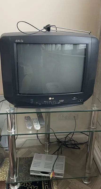 Комплект ТВ LG Golden Eye + Тюнер + Стеклянная тумба (можно отдельно) — фото 3