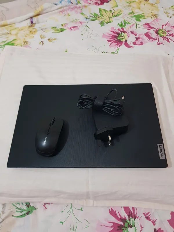 Nuotbook Lenovo yangi ishlatilmagan 3