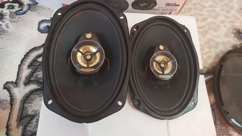 Kenwood kalonka sotiladi usilitili bn birga 1