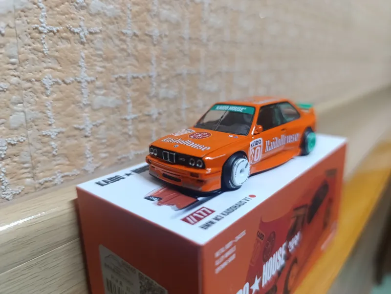 BMW e30 1/64 модель 1 BMW e30 1/64 модель 1