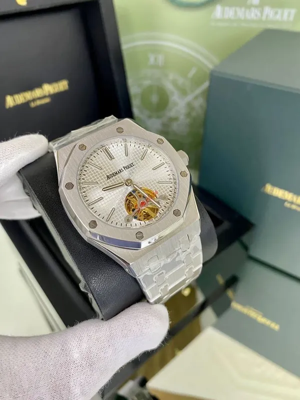 Продаются часы Audemars Piguet Royal Oak White Dial Tourbillon