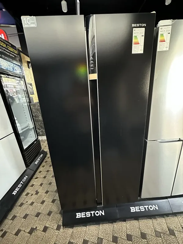Большой семейний холодильник BESTON BSB-907BLMV