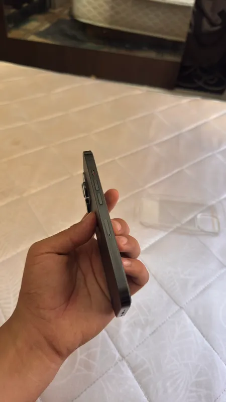 Iphone 14pro qora 4
