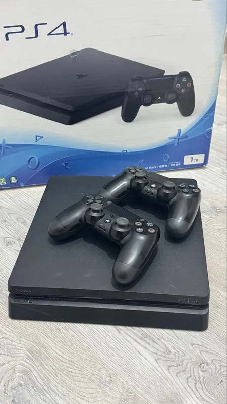 Playstation 4 slim 1 tb