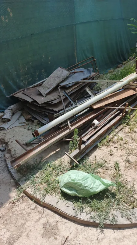 Продам трубы уголок срочно звоните торг уместен 1
