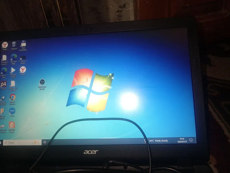 Acer noutbuk | Holati yaxshi | Zaryadka + 6