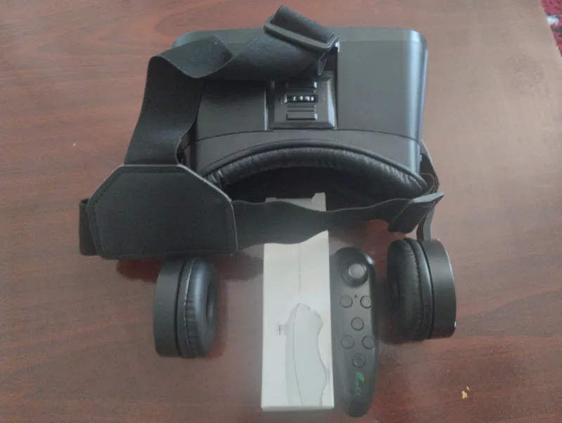 VR ko‘zoynak 250000 mingga sotaman 1 VR ko‘zoynak 250000 mingga sotaman 1