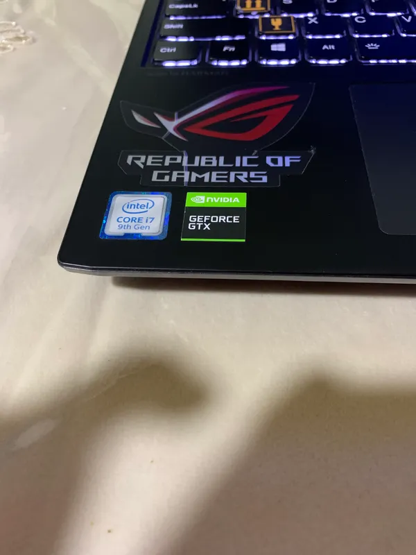 LENOVO Legion Y545 Gaming 9 LENOVO Legion Y545 Gaming 9