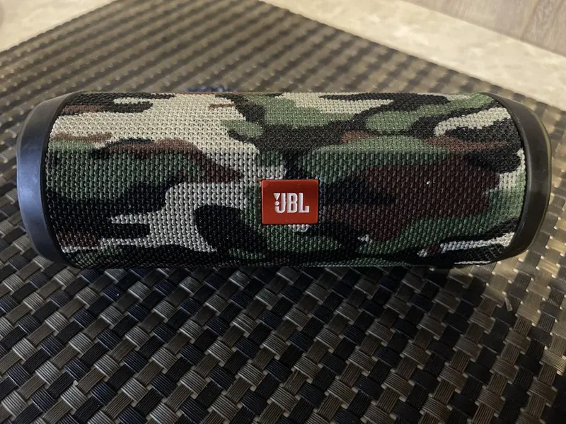 Портативная Bluetooth-колонка Jbl Flip 4 1
