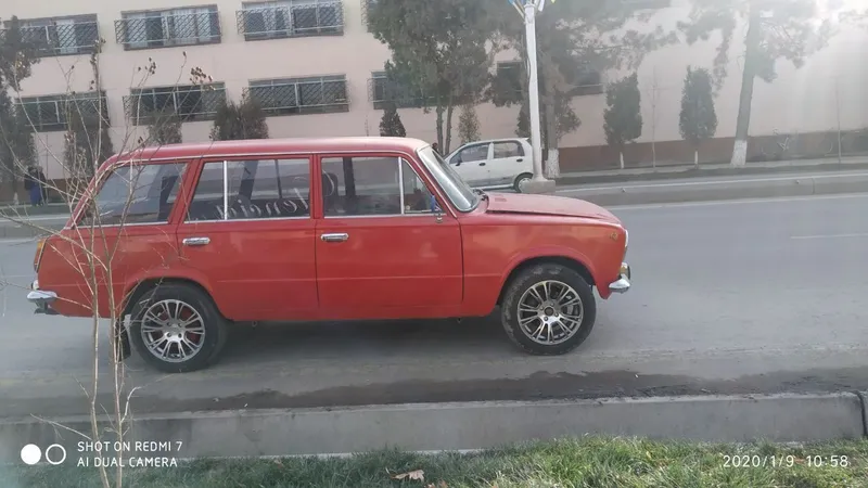 Avtomobil Vaz 2102