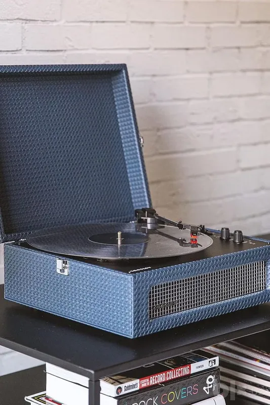 Crosley Voyager Portable gramofoni 2 Crosley Voyager Portable gramofoni 2