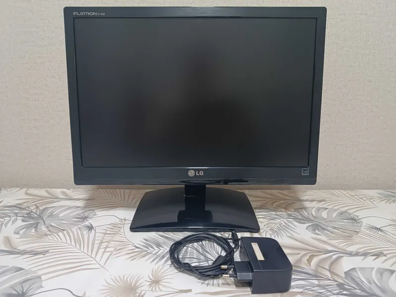 Монитор LG LED 19" E1948S 1 Монитор LG LED 19" E1948S 1