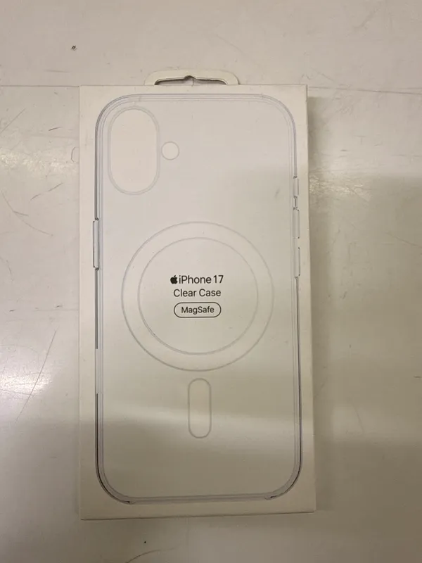 Чехол для iPhone 17 1