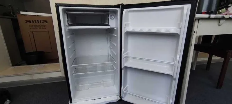 Продается холодильник с оптового склада Aiwa 90 л в трех цветах 1