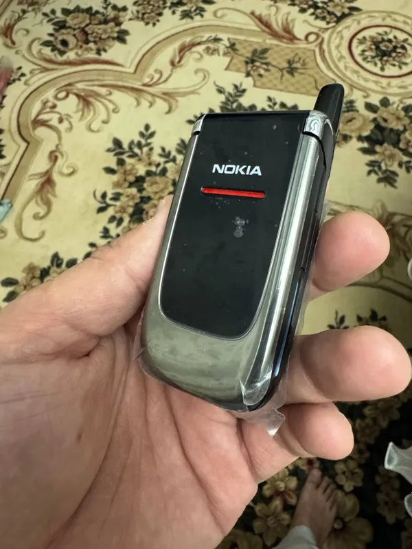 Nokia 6060 сотилади.
