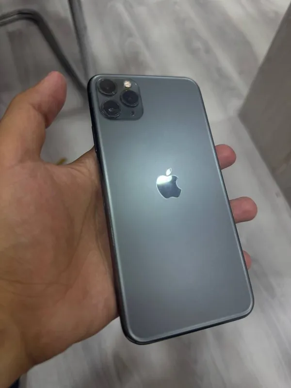 Iphone 11 pro max ideal srochni 1