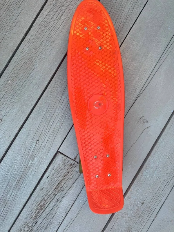 Sketbor sotiladi 1