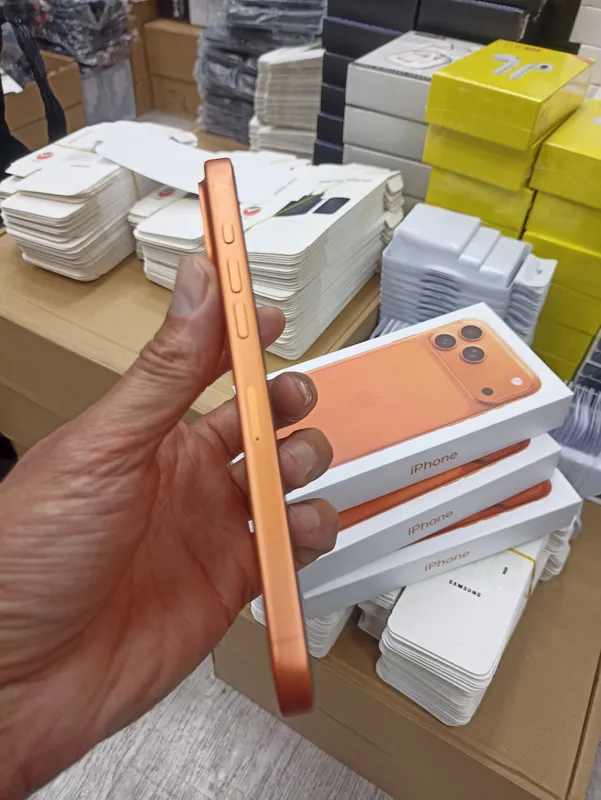 Iphone 17 pro dubai 1/1 lux variant 140$ 4/64 gb 2 Iphone 17 pro dubai 1/1 lux variant 140$ 4/64 gb 2