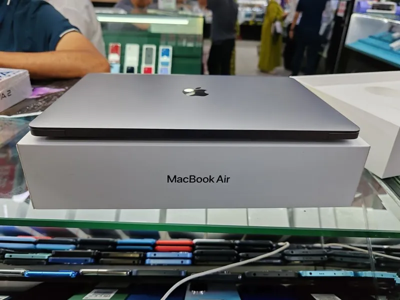 MacBook Air M1 8/256 xolati yangidek garantiyasi bor — фото 1