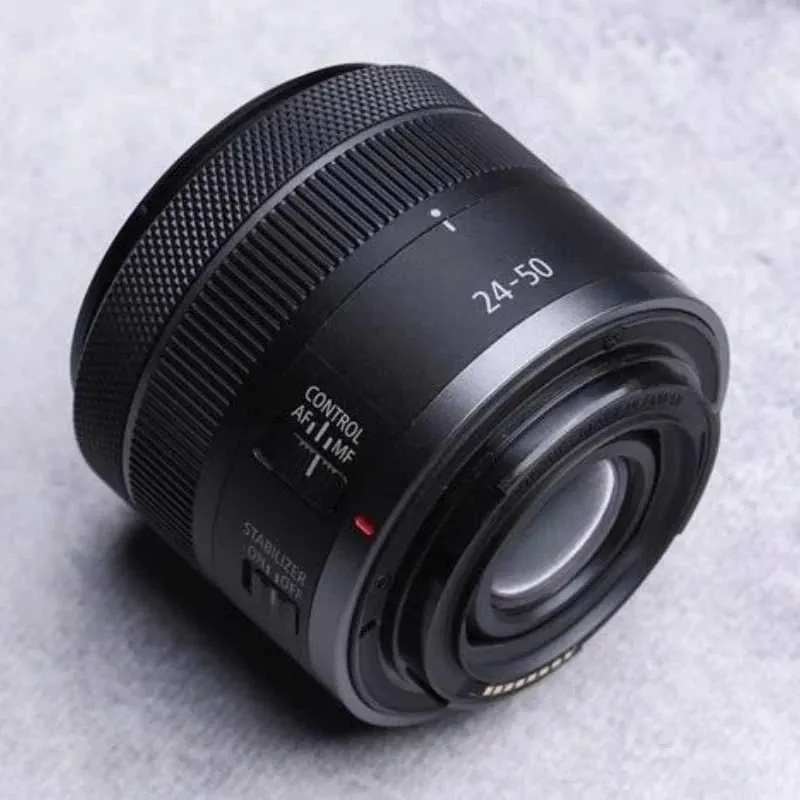 Полнокадровый объектив RF 24-50 мм F4.5-6.3 IS STM со стандартным 5