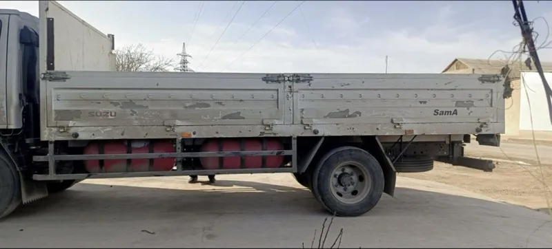 isuzu zavatiskoy bort sotiladi