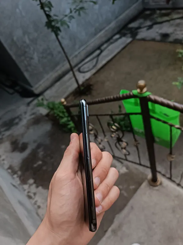 iPhone Xs Max 64Gb 100% batare 4 iPhone Xs Max 64Gb 100% batare 4