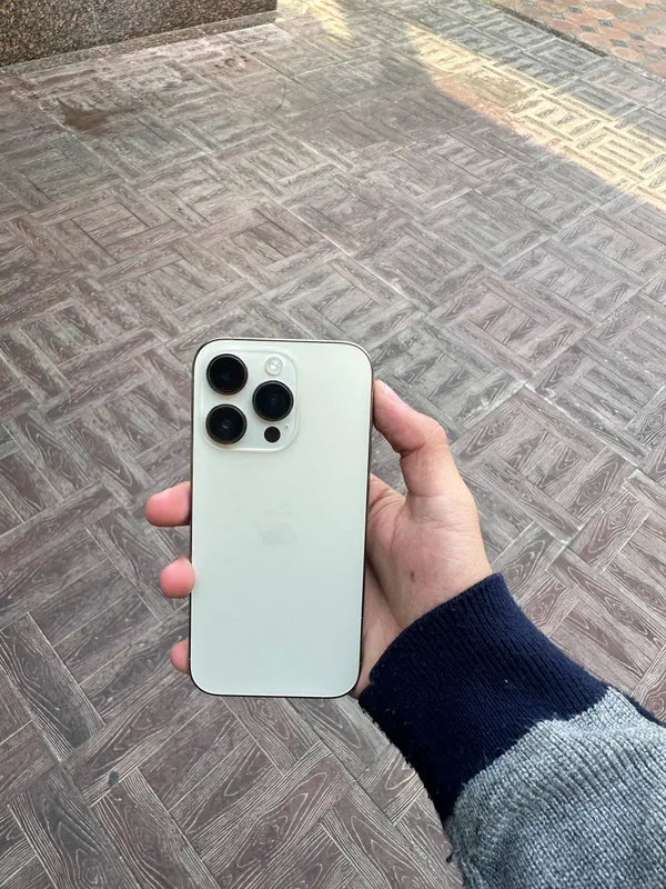 Iphon14pro Gold 2