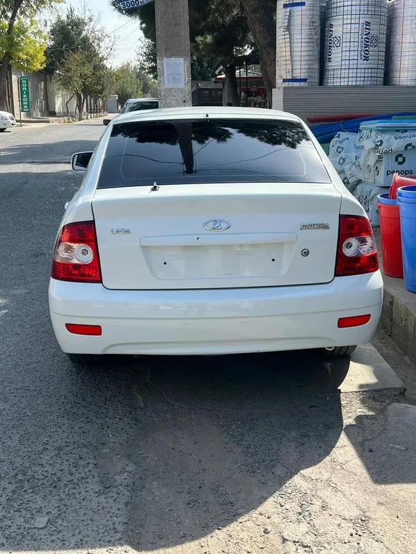Lada priora 2012 yil prabik 78000km — фото 1