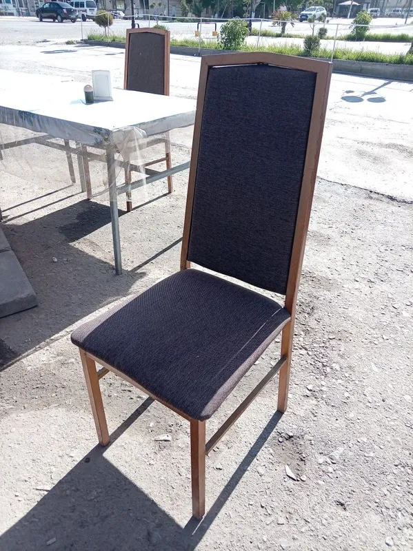 200ta stollar sotiladi