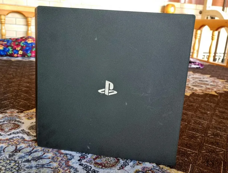 Sony PlayStation 4 Pro (PS4 Pro)