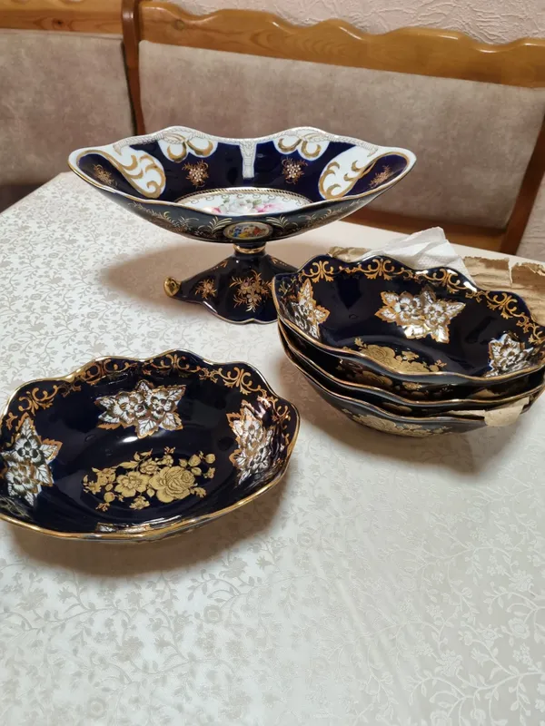 продам 2шт вазы-конфетницы и 4 шт салатницы 1 продам 2шт вазы-конфетницы и 4 шт салатницы 1