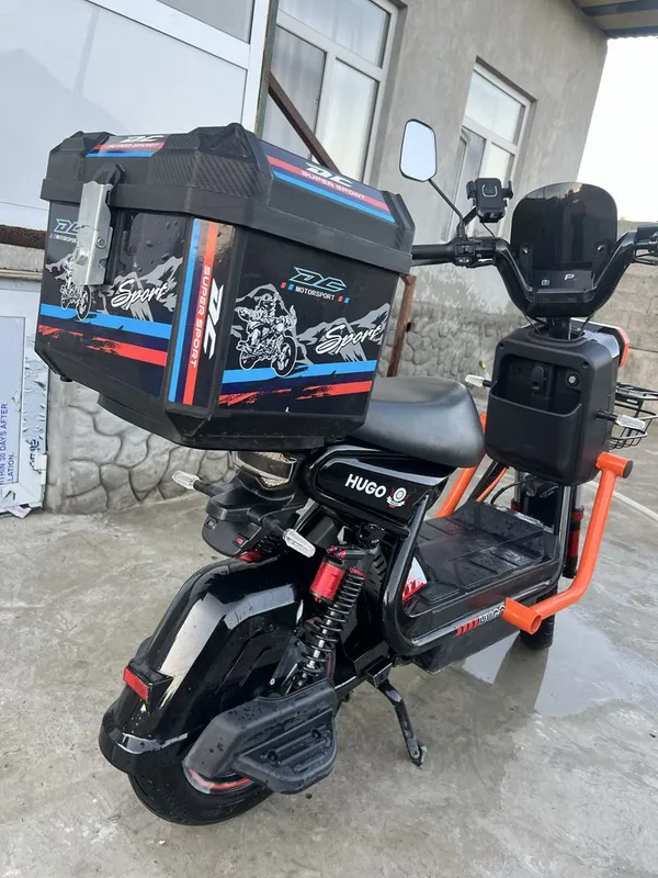 Sukuter hugo motors 3 Sukuter hugo motors 3