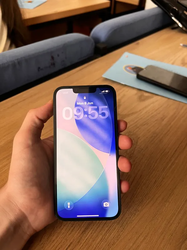 Iphone 13 green
