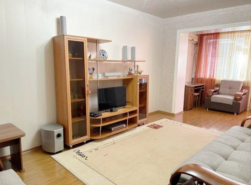 2/3/4 Guruch bozori, mebel va texnika bilan 6