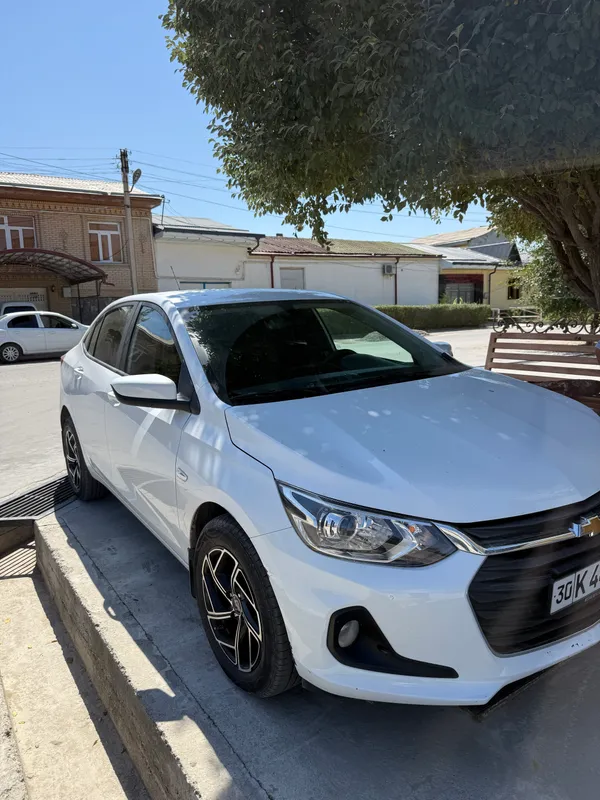 Chevrolet ONIX 3