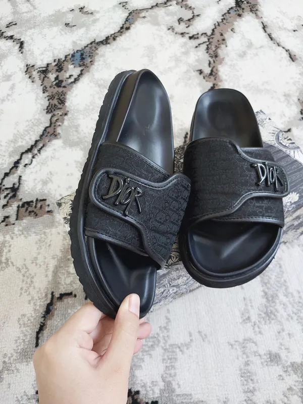 Тапочки Dior 3