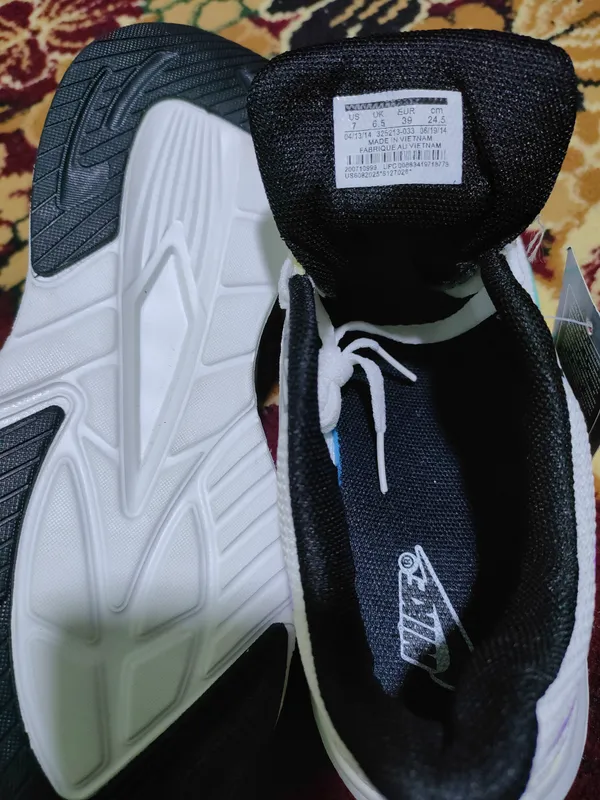 NIKE 2 NIKE 2